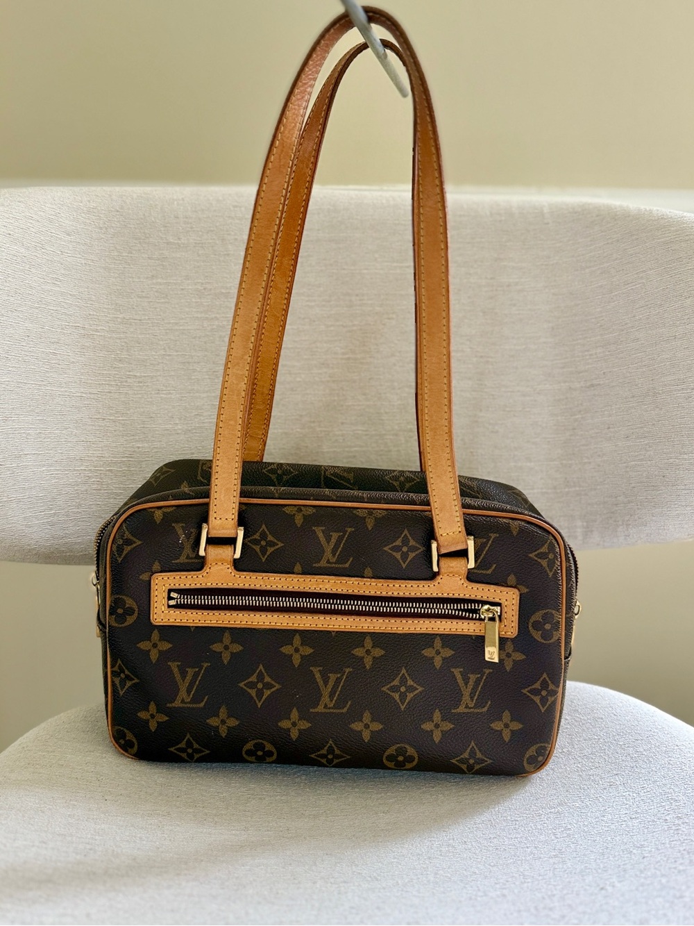 Louis Vuitton Monogram Cité MM Shoulder Bag Vintage 2004